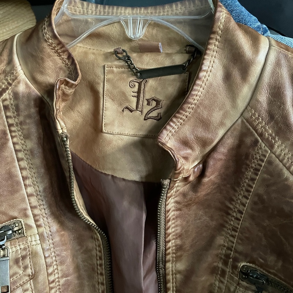 Jacket - Picture 2 of 7